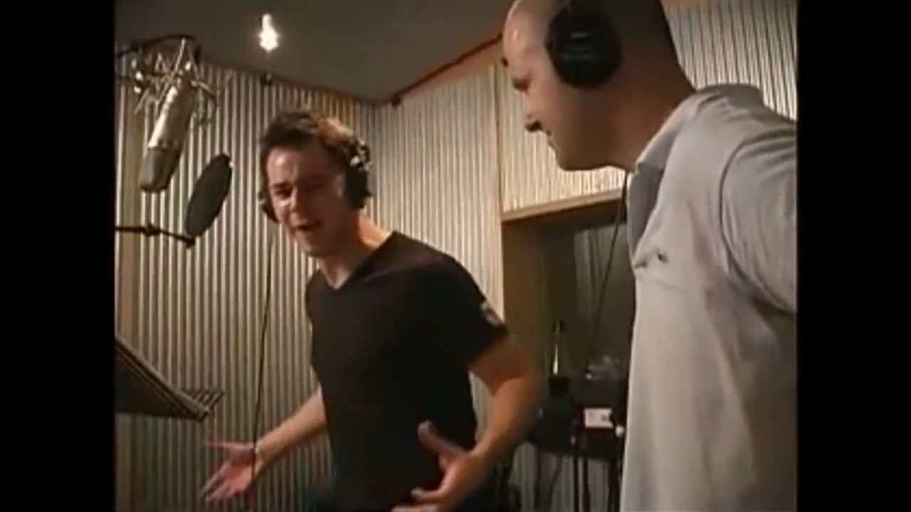 بازیگر لندنی، دنی دایر، نقش کنت پل (Kent Paul) در وایس سیتی