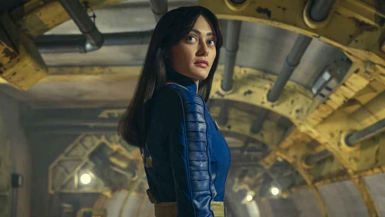 لوسی در یک پناهگاه در سریال "فال‌اوت" (۲۰۲۴-تاکنون)