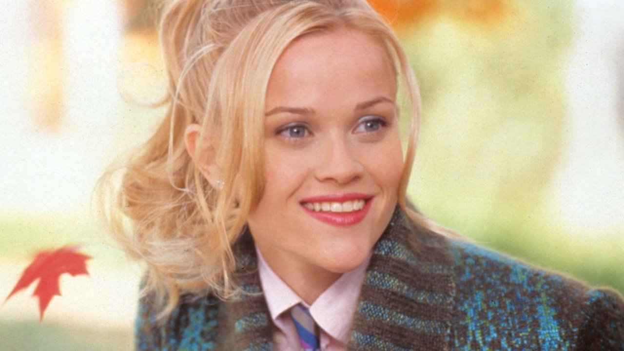 ریس ویترسپون در نقش ال وودز در فیلم «قانوناً بلوند»