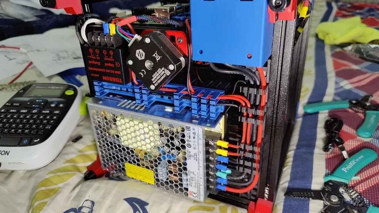 سیم‌کشی پرینتر سه‌بعدی که تحت تأثیر کاهش رتبه‌بندی دمایی قرار دارد