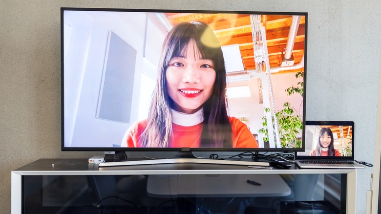 وصل کردن لپتاپ، تبلت و گوشیهای هوشمند به تلویزیون