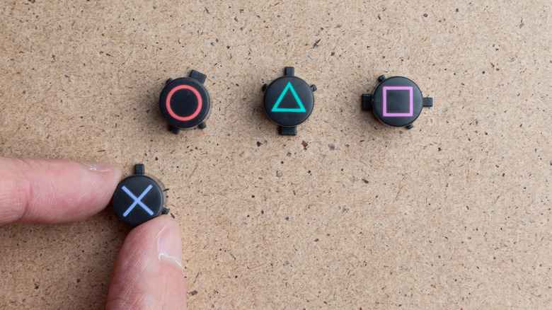 چرا بیشتر کنترلرهای بازی از دکمه‌های ABXY استفاده می‌کنند، اما پلی‌استیشن این‌طور نیست