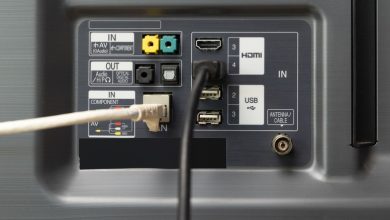 5 چیزی که هرگز نباید به پورت USB تلویزیون وصل کنید (و چرا)